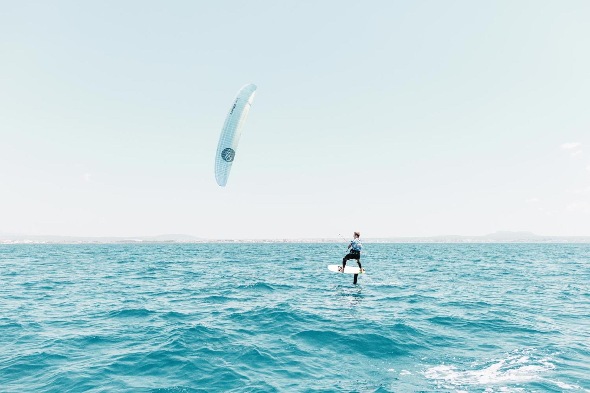 Castillo Hotel Son Vida, A Luxury Collection Hotel, Mallorca (Adults Only) Palma de Mallorca Bagian luar foto kiteboarding