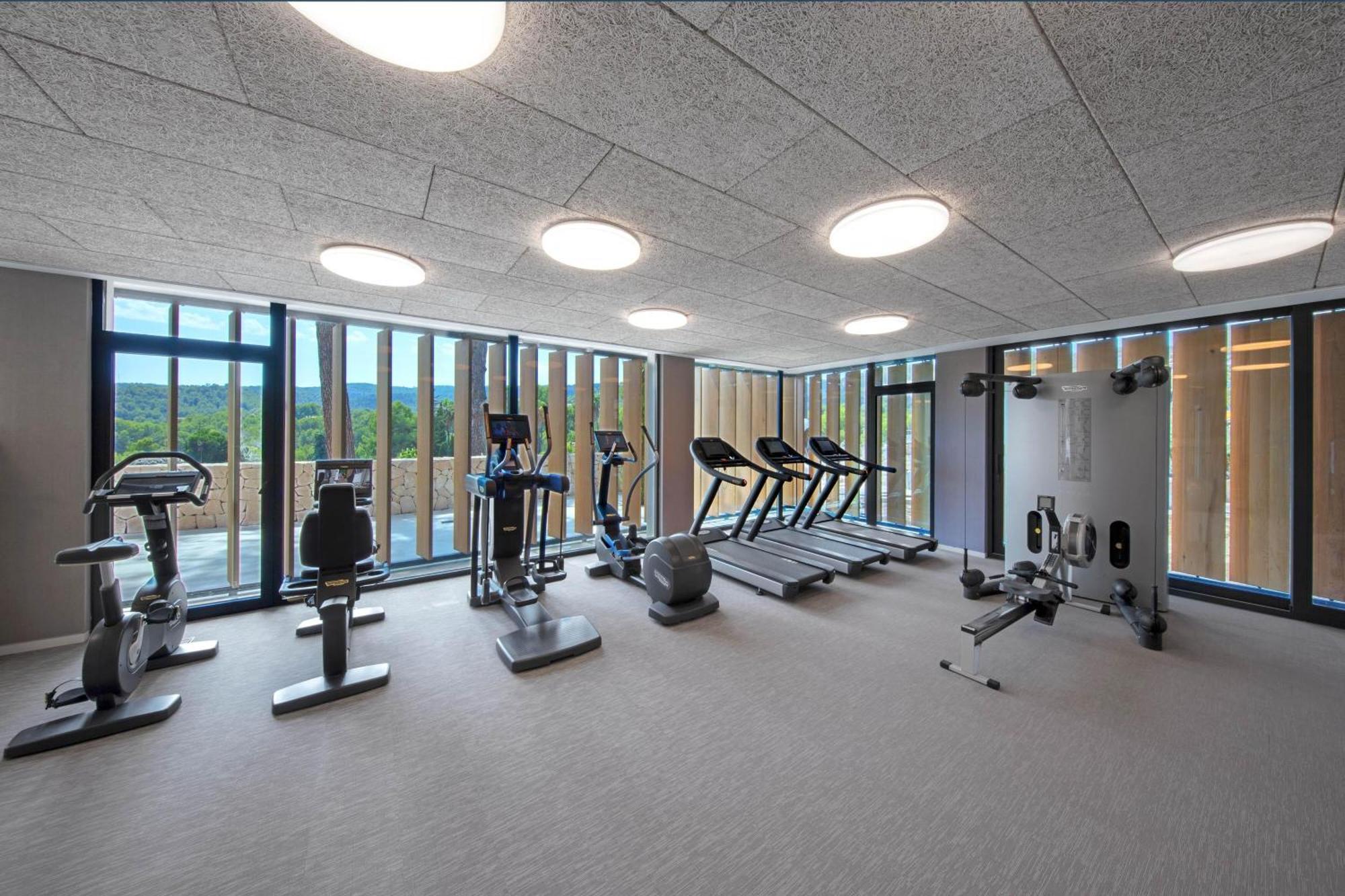 Castillo Hotel Son Vida, A Luxury Collection Hotel, Mallorca (Adults Only) Palma de Mallorca Bagian luar foto The gym of the hotel