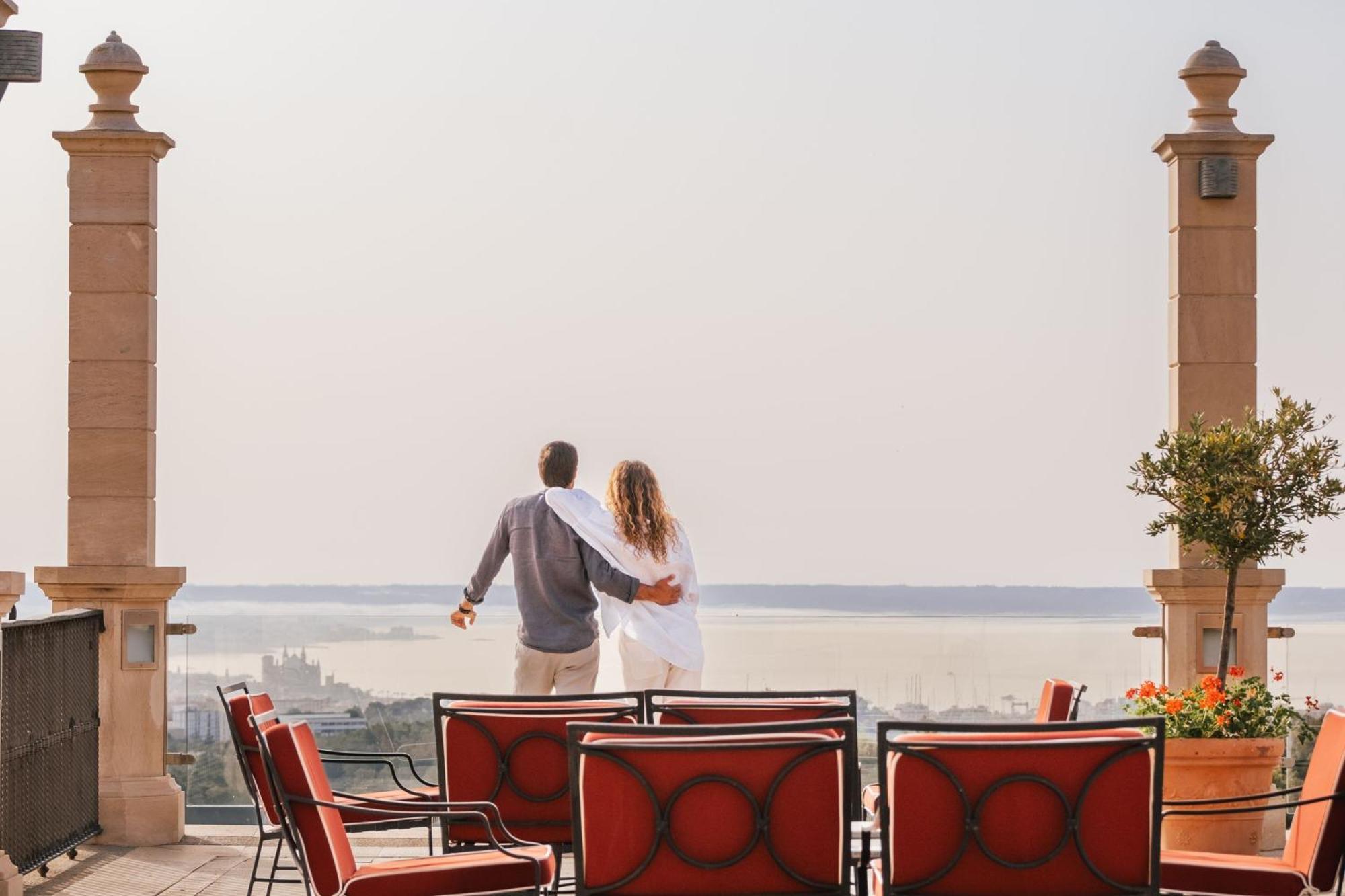 Castillo Hotel Son Vida, A Luxury Collection Hotel, Mallorca (Adults Only) Palma de Mallorca Bagian luar foto "The view from the terrace of the hotel is amazing."